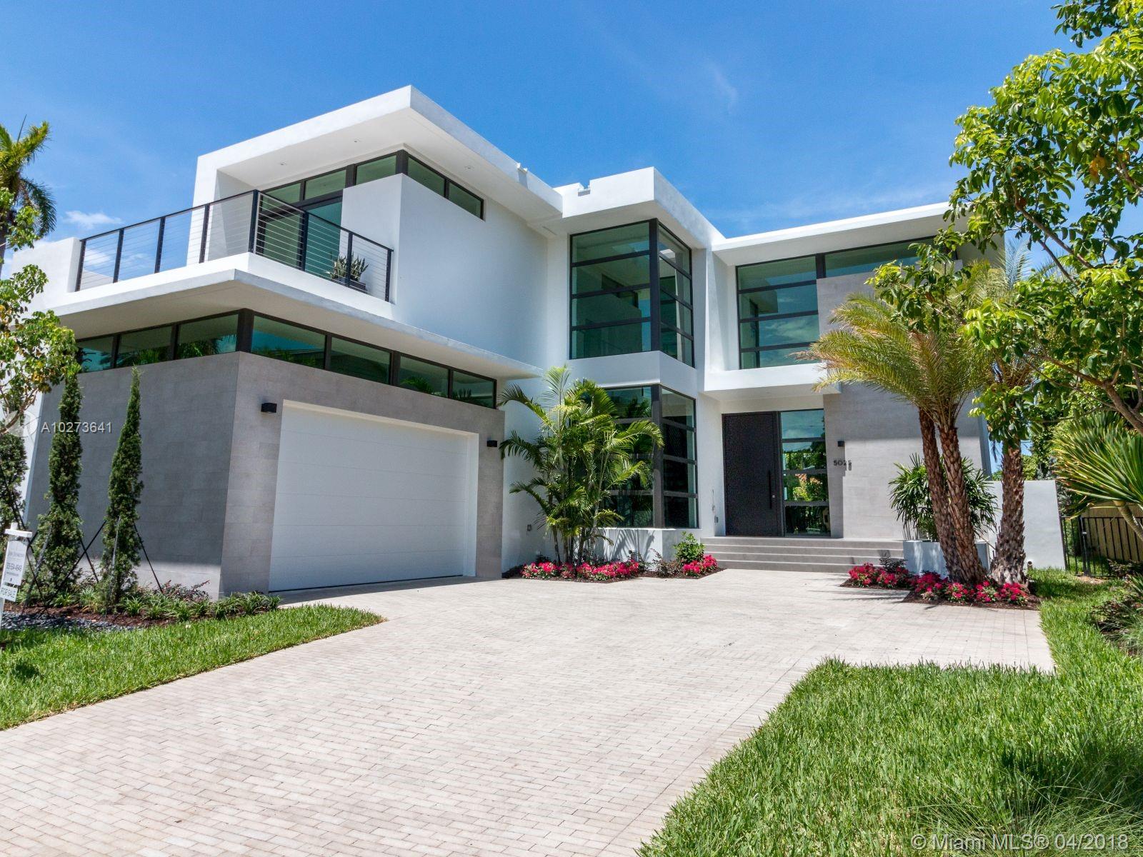 Dwell magazine would be proud! New poured concrete house with 22’ high ceilings and an open floor plan. Scavolini cabinets, Italian porcelain and walnut wood floors. 5 BR 5 full baths plus powder and cabana bath. Large walk in closets. Romantic master suite. Great balconies, covered patio, BBQ, 2 car garage. Total Area 5,378 SF. Elevator ready. Oversized lot across from Fisher Park. Prestigious Lakeview neighborhood. Award winning developer Andi Greenwald. Don’t be sorry you missed this one!