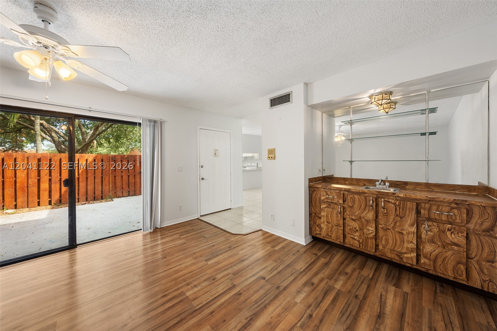 SPANISH WELLS CONDO I - Residential