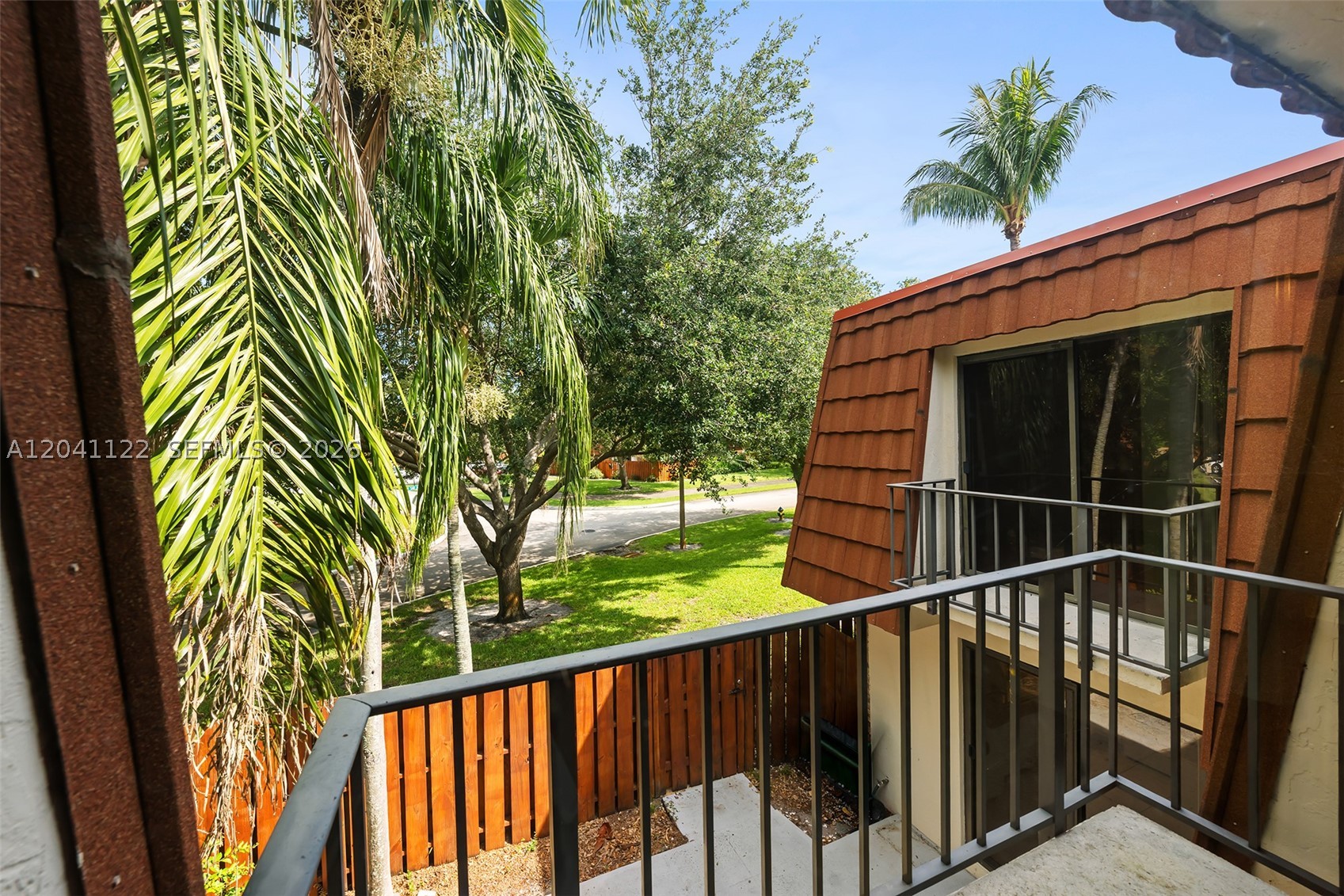 SPANISH WELLS CONDO I - Residential