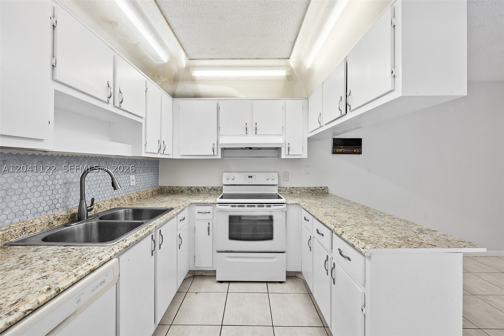 SPANISH WELLS CONDO I - Residential