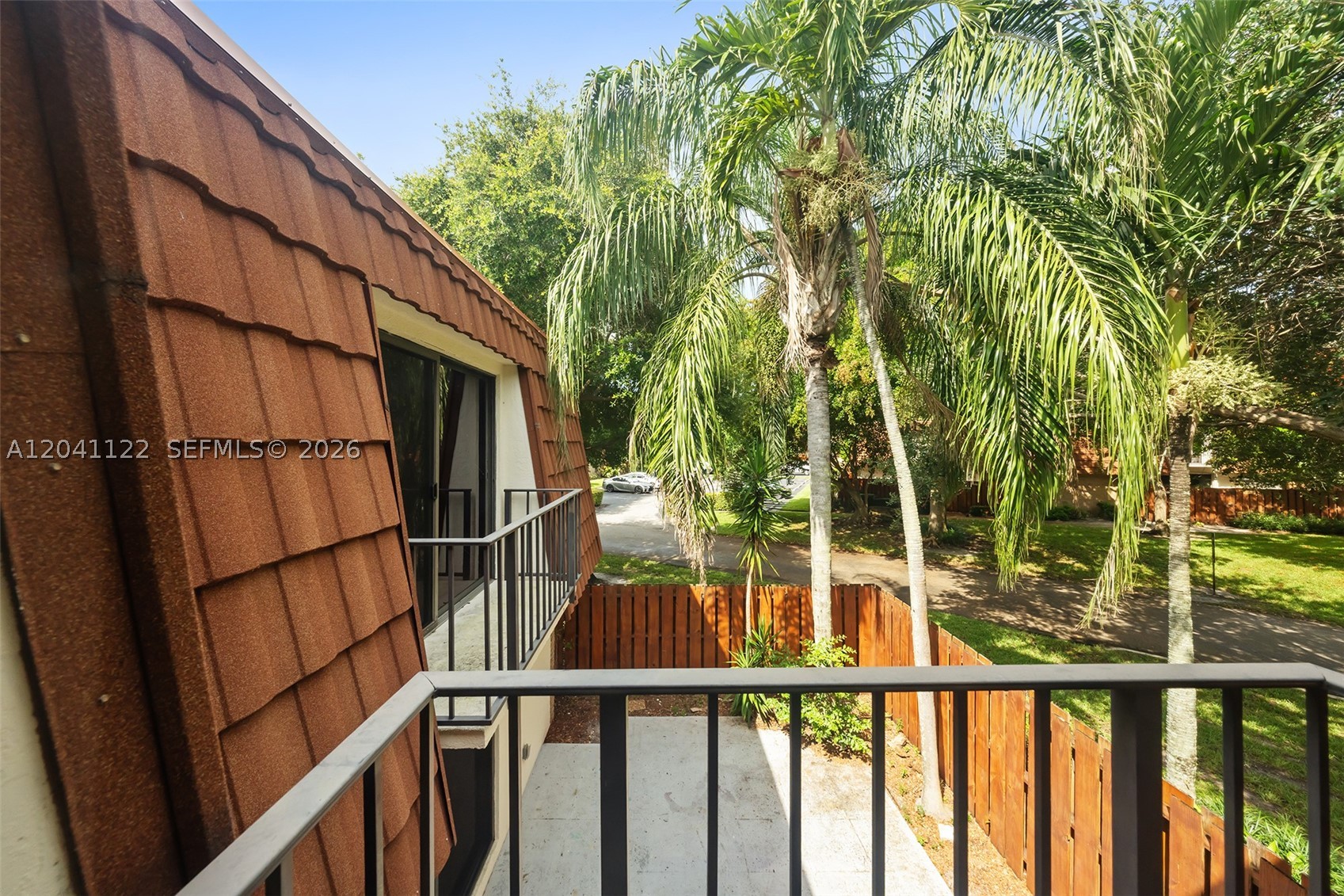 SPANISH WELLS CONDO I - Residential