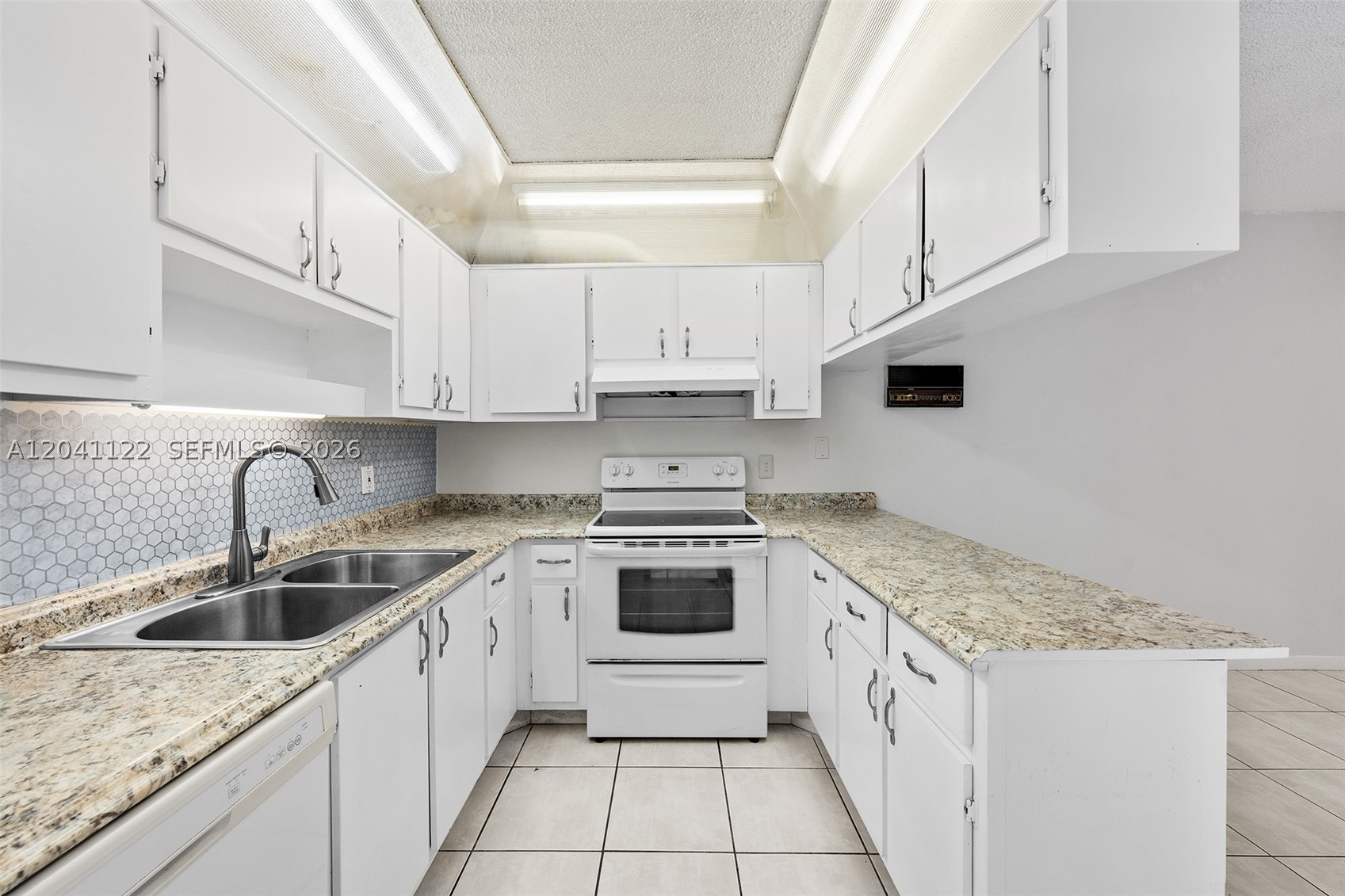 SPANISH WELLS CONDO I - Residential