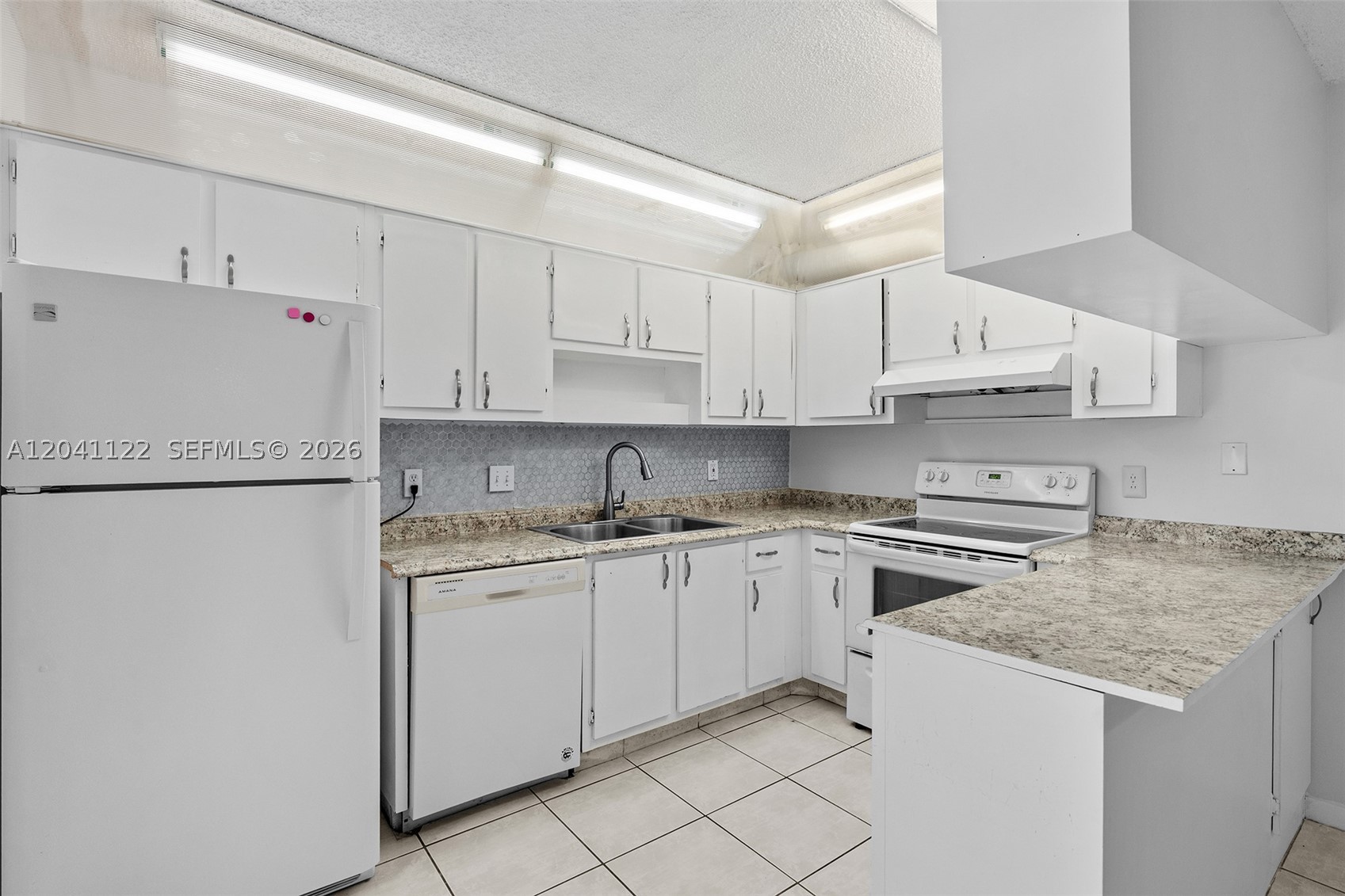 SPANISH WELLS CONDO I - Residential