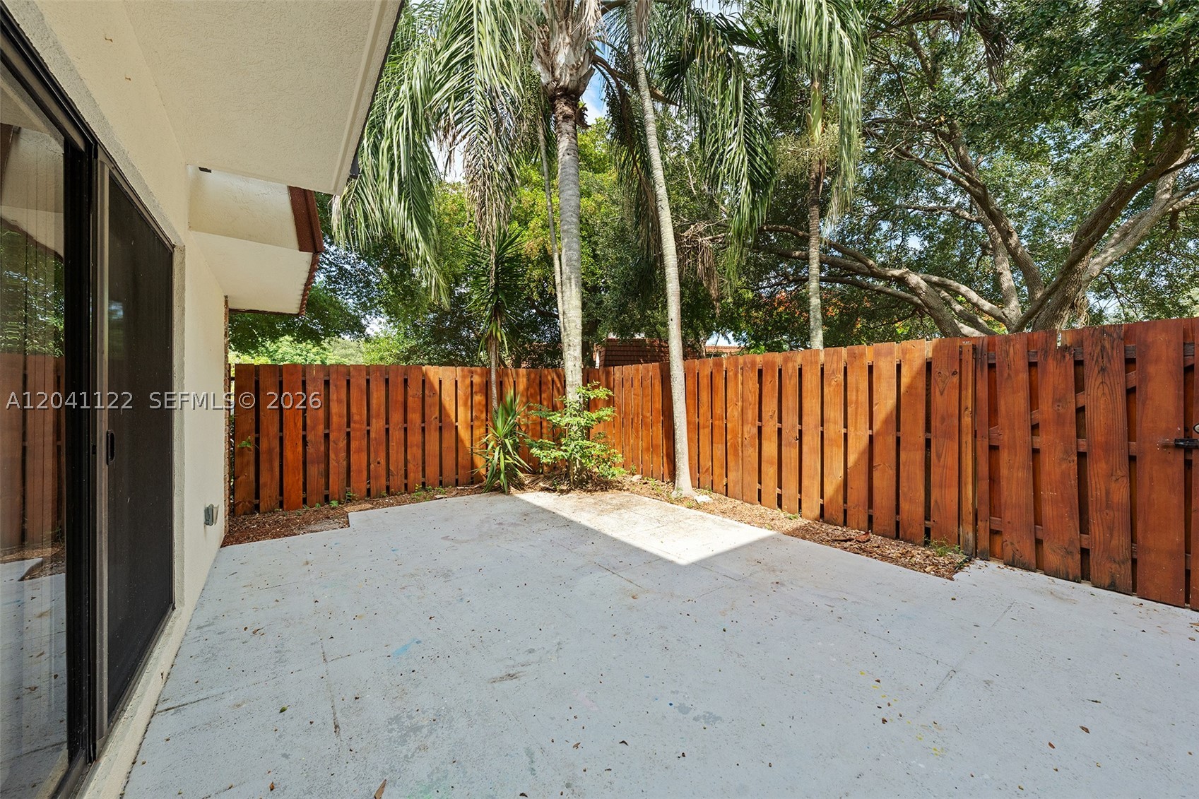 SPANISH WELLS CONDO I - Residential