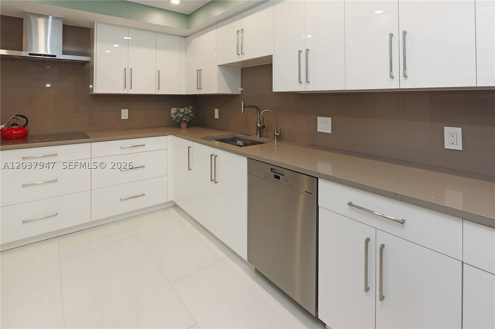PLAYA DEL MAR CONDO - Residential