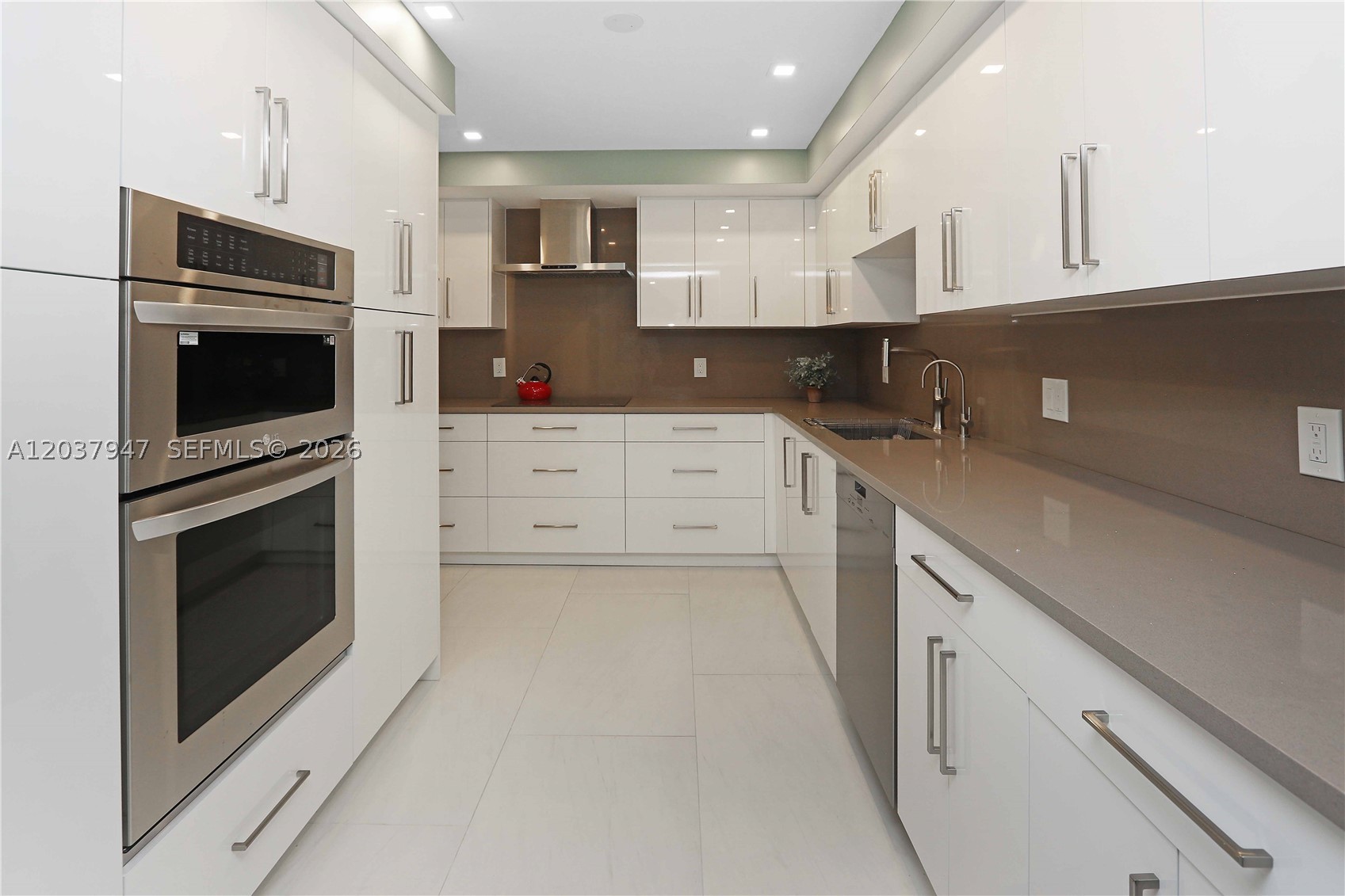 PLAYA DEL MAR CONDO - Residential