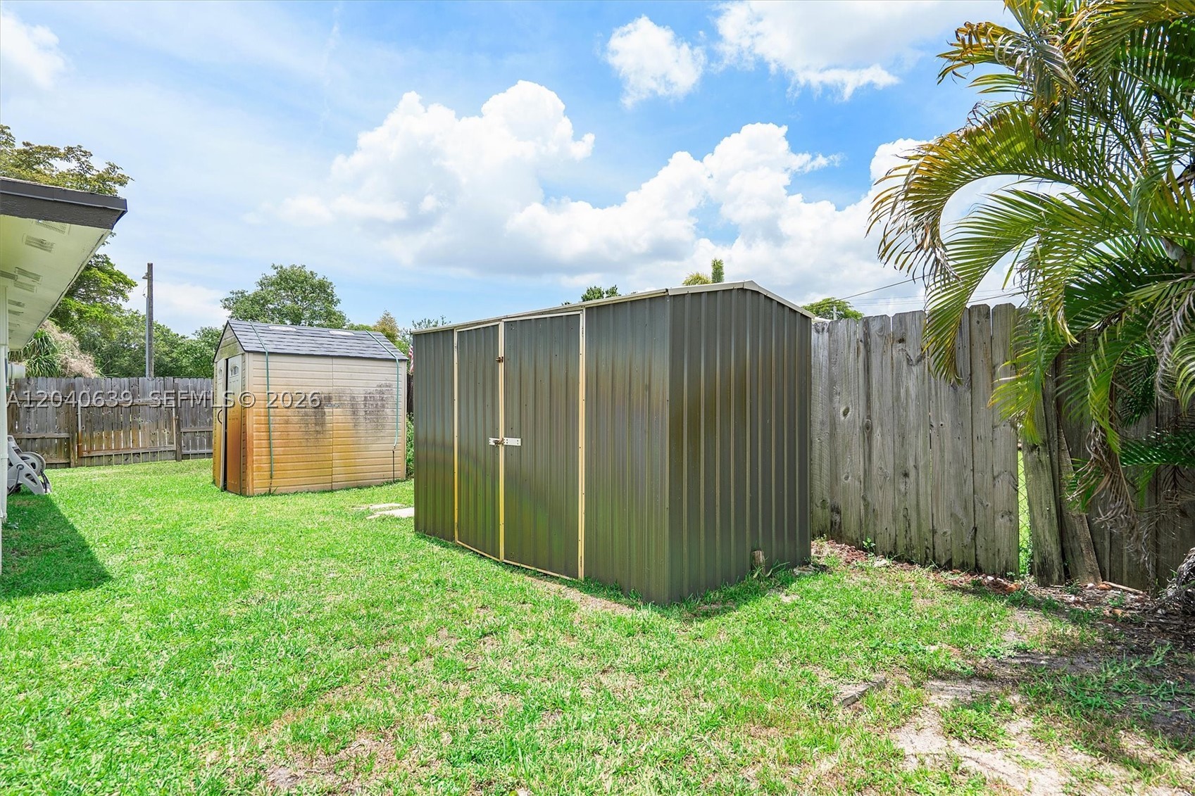 PLANTATION GARDENS 2ND SE - Residential