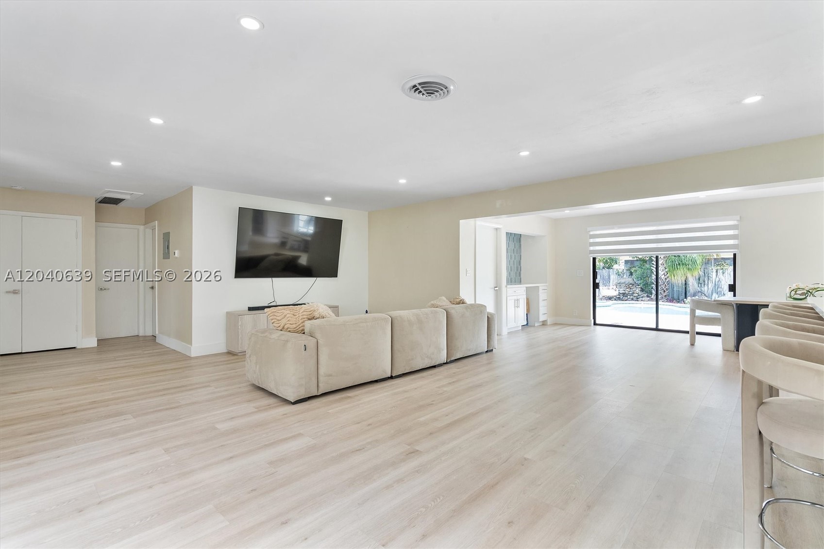 PLANTATION GARDENS 2ND SE - Residential