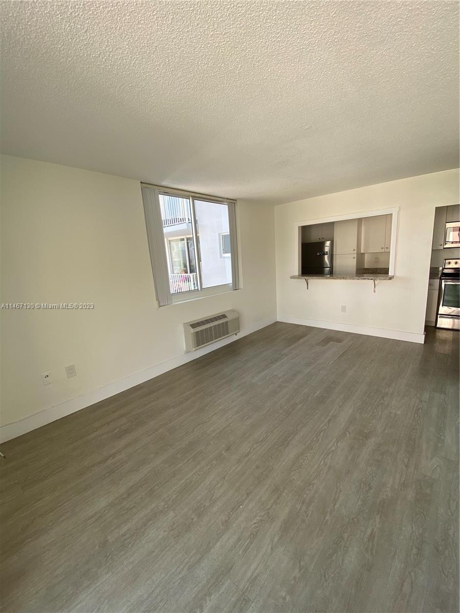 ISLANDER CONDO APTS - Residential Lease