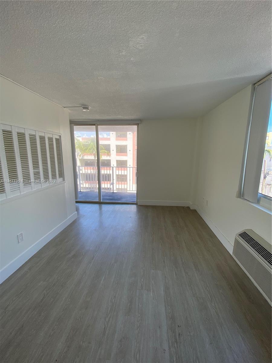 ISLANDER CONDO APTS - Residential Lease