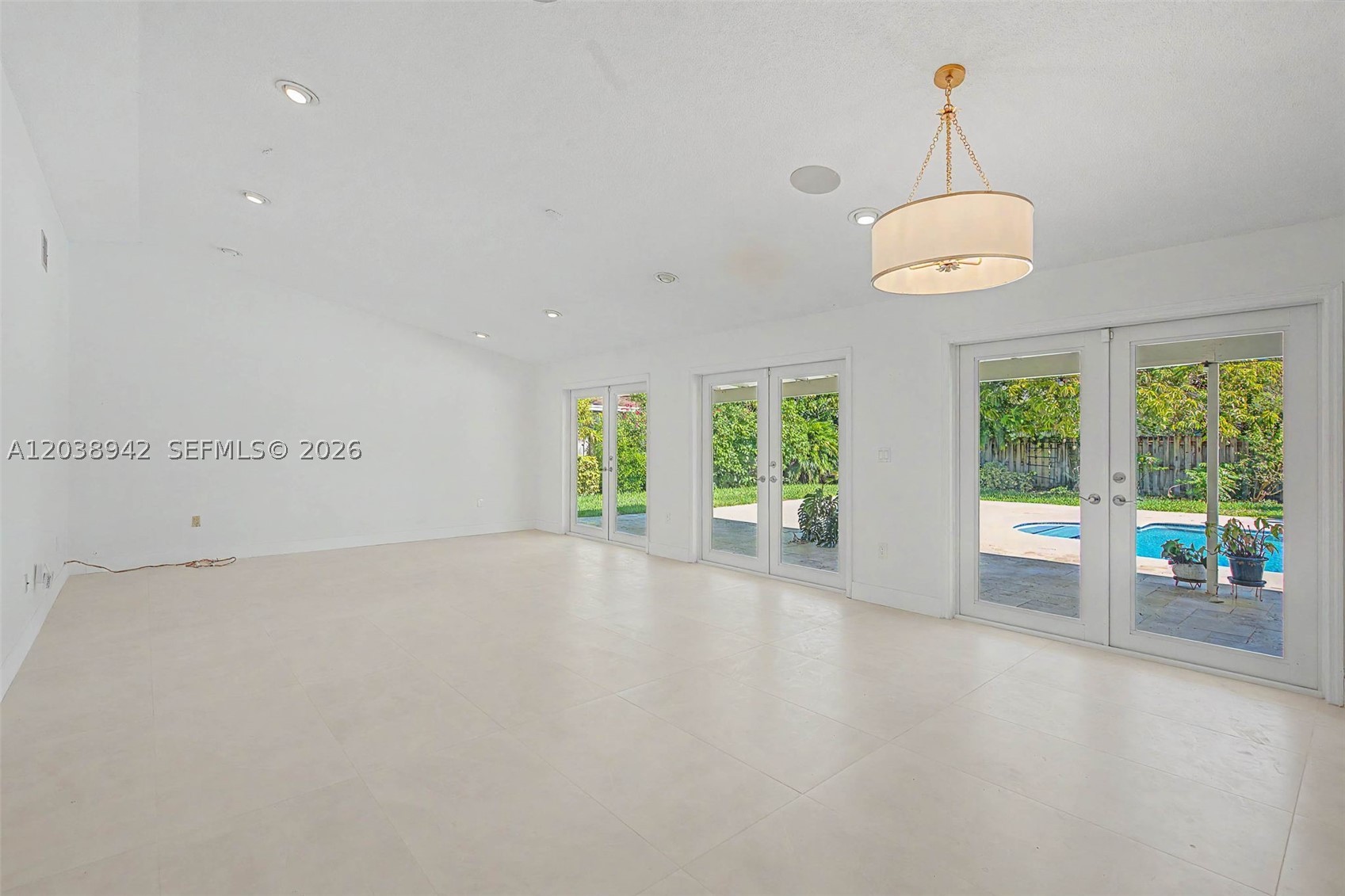 CLINTON GROVE ESTS - Residential
