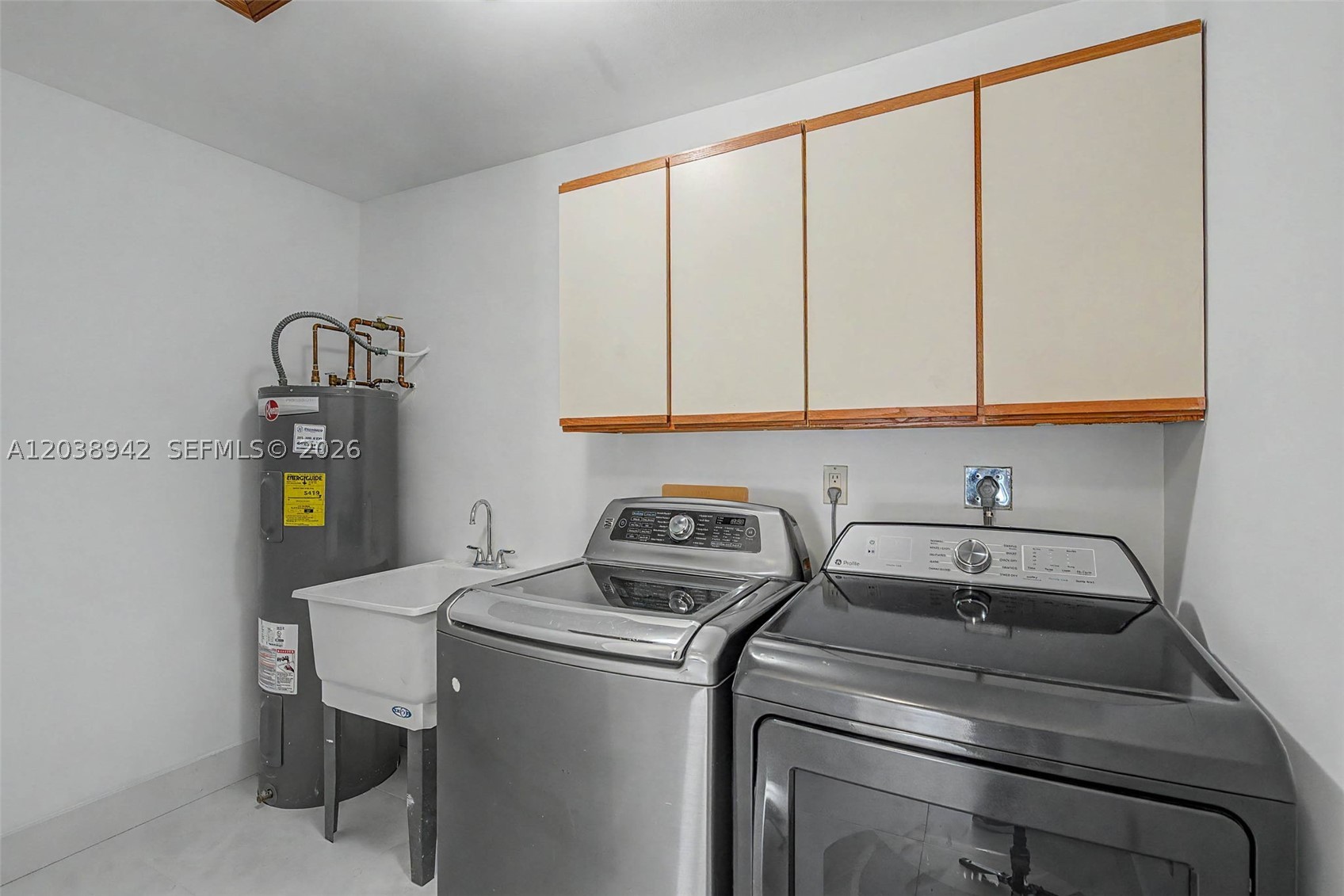 CLINTON GROVE ESTS - Residential