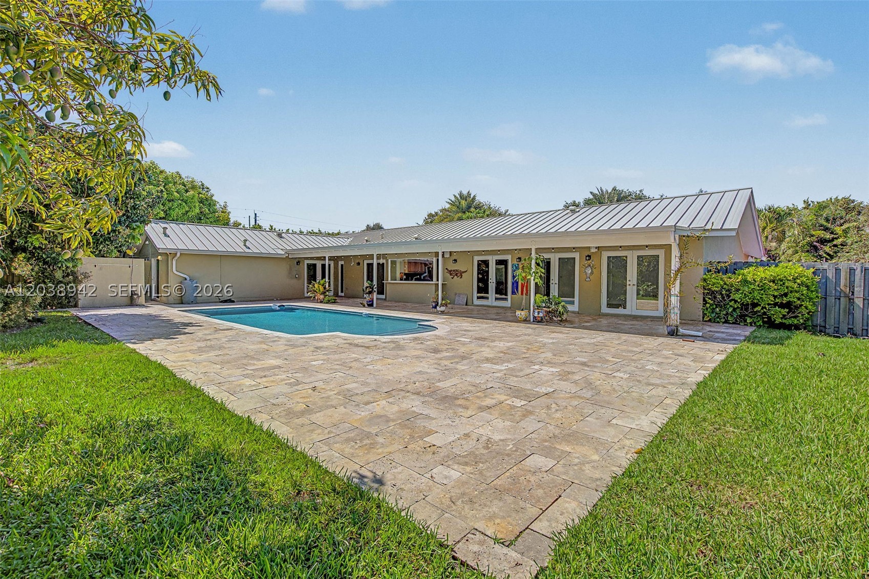 CLINTON GROVE ESTS - Residential