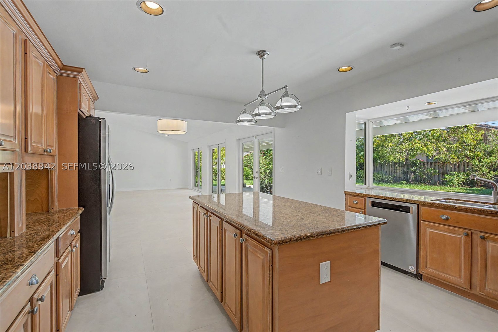 CLINTON GROVE ESTS - Residential