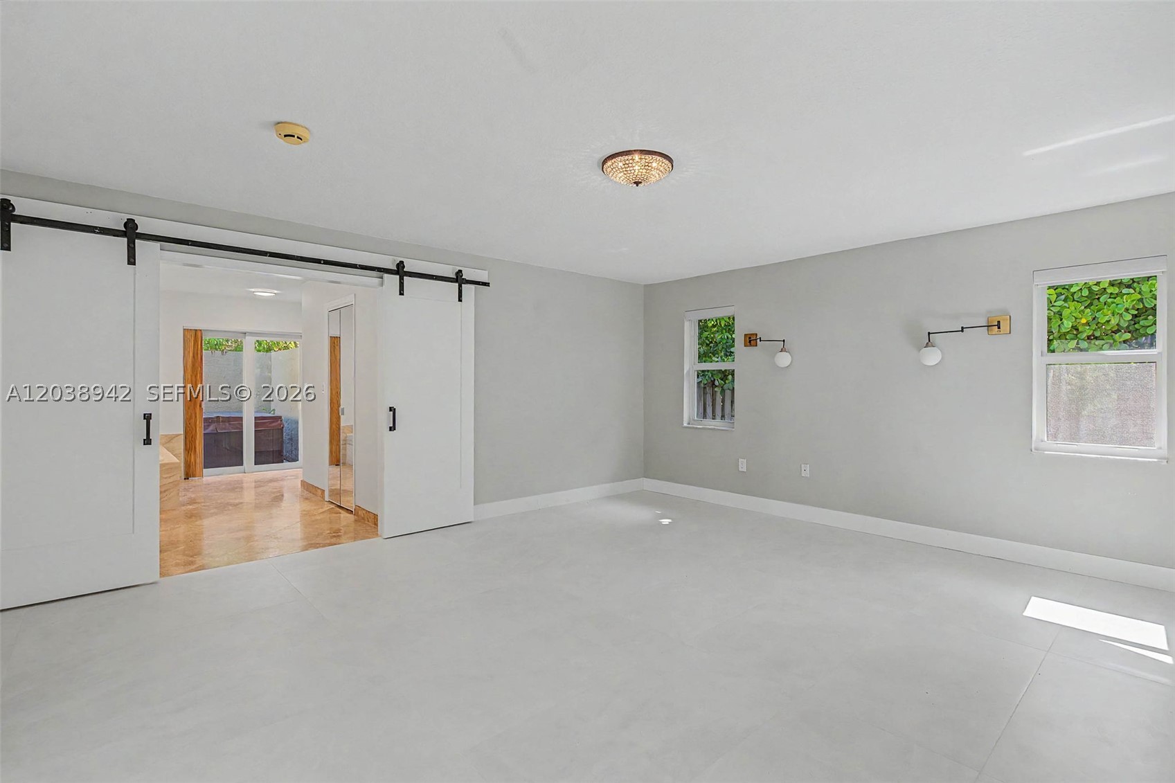 CLINTON GROVE ESTS - Residential