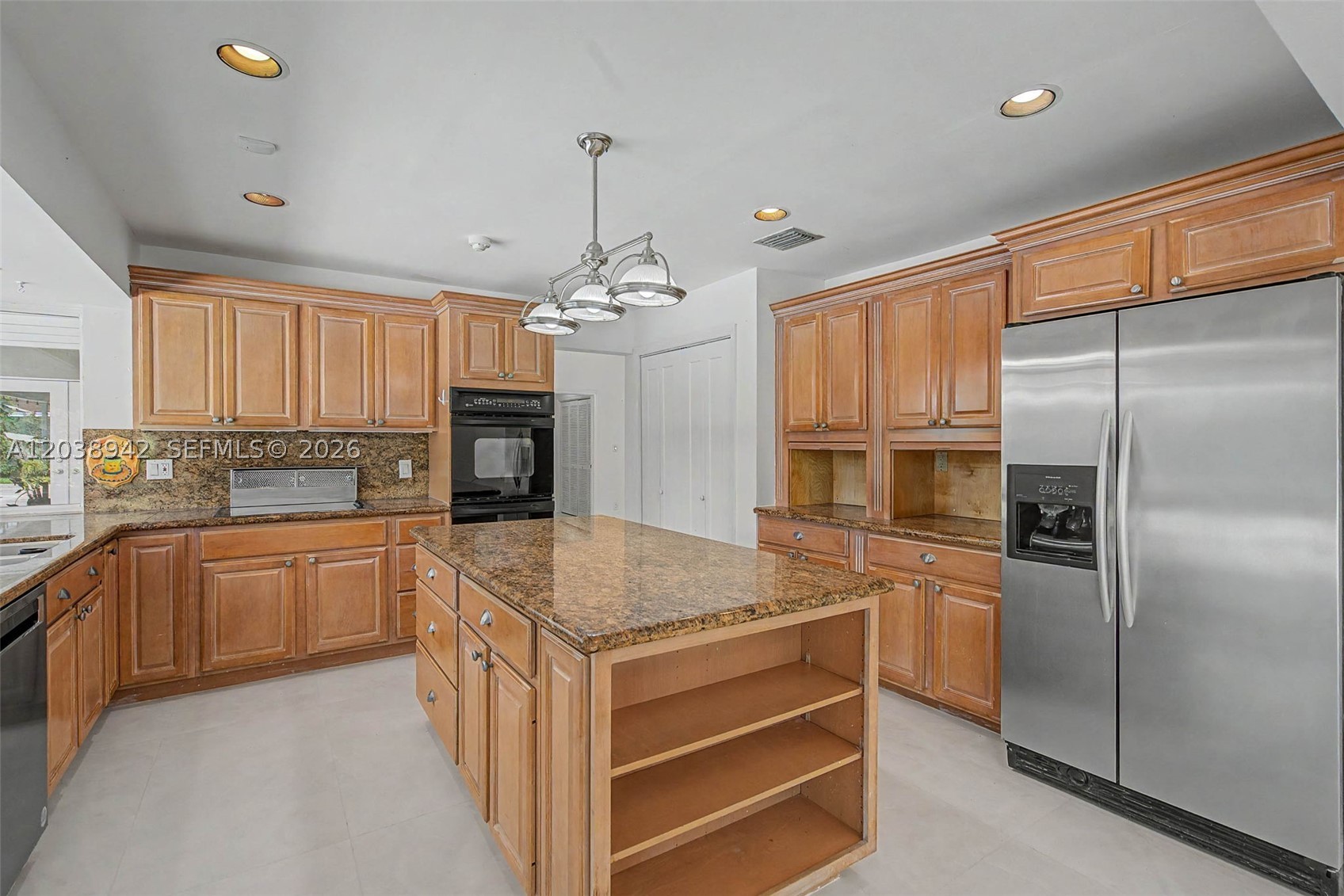 CLINTON GROVE ESTS - Residential