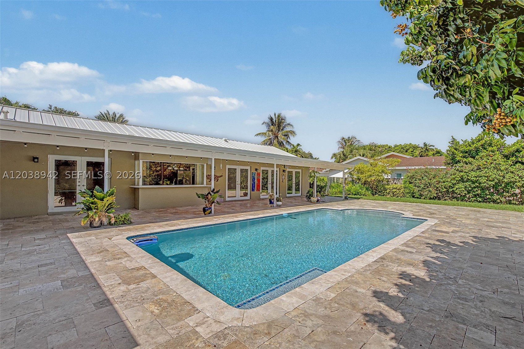 CLINTON GROVE ESTS - Residential