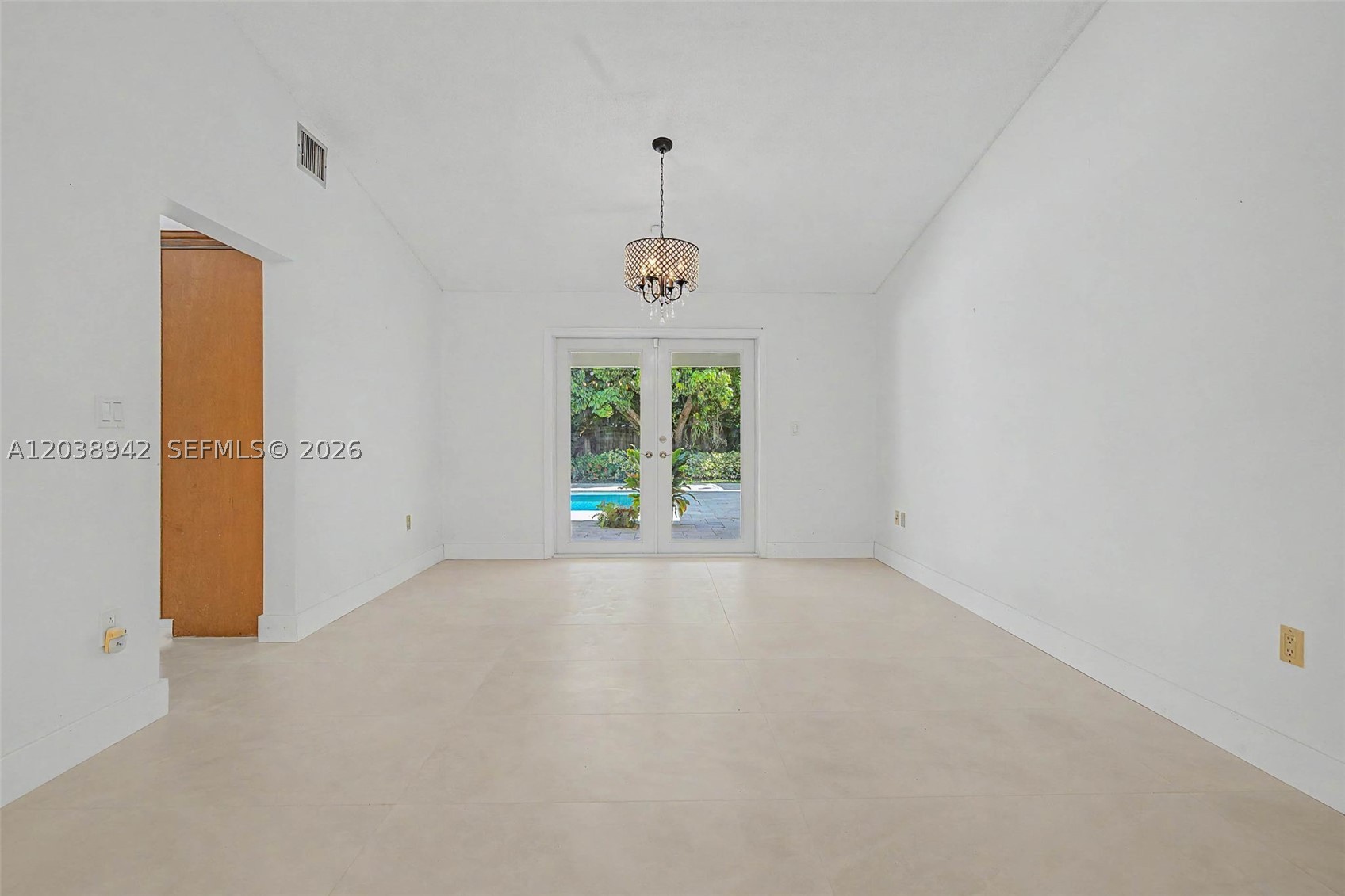 CLINTON GROVE ESTS - Residential