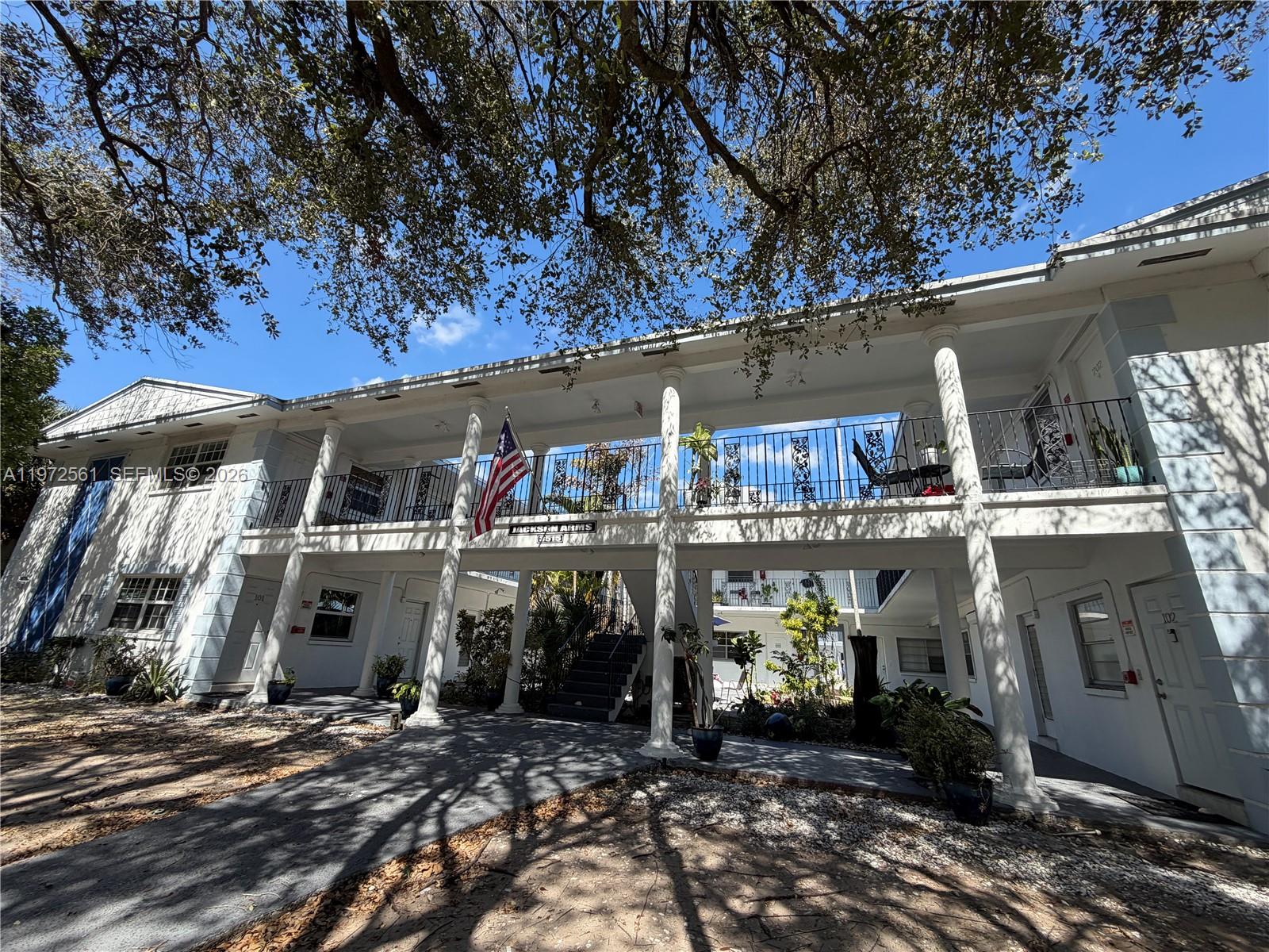Prime investment opportunity in the heart of Hollywood! This beautifully maintained and fully updated residence is located in a quiet boutique garden-style building, offering both comfort and strong rental potential. This corner unit is a 1 bedroom /1 bathroom unit (converted in a non conforming 2 bedroom, ideally to use as an office or second bedroom). Updated unit with stainless steel appliances and beautiful flooring. Centrally located just minutes from Hollywood Beach, I-95, Aventura Mall, Gulfstream Park. Don’t miss out this exceptional opportunity!