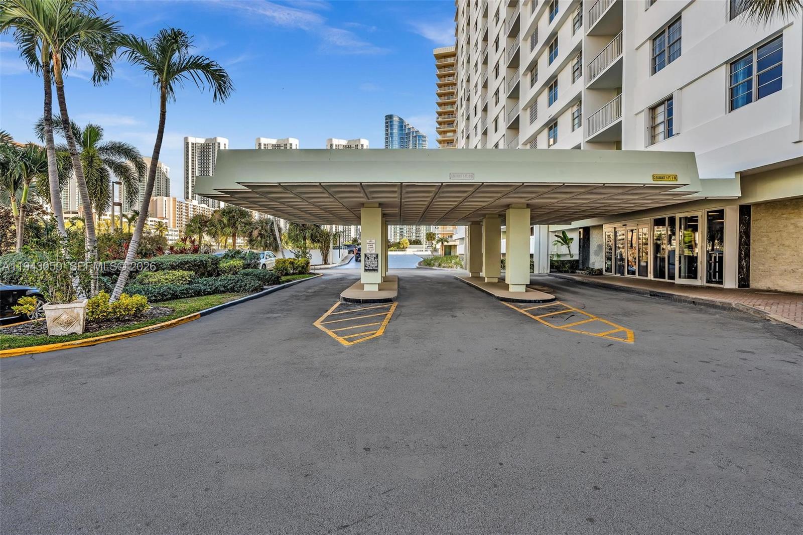 ARLEN HOUSE WEST CONDO - Residential
