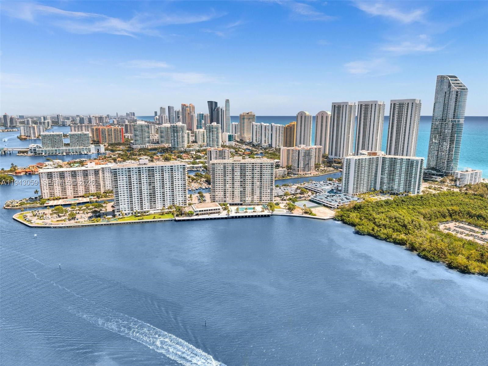 ARLEN HOUSE WEST CONDO - Residential