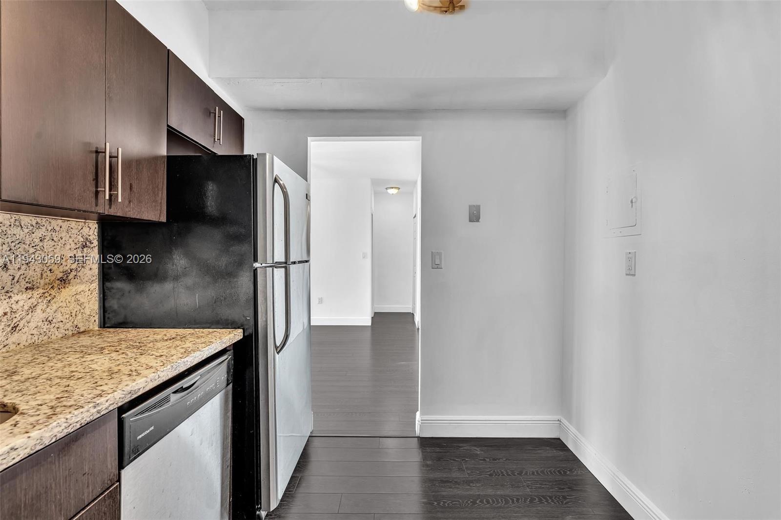 ARLEN HOUSE WEST CONDO - Residential