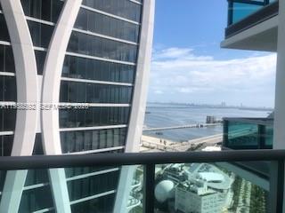 900 Biscayne - Residential Lease