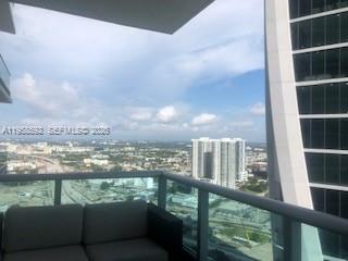 900 Biscayne - Residential Lease