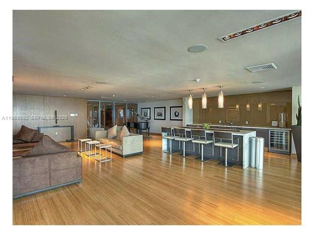 900 Biscayne - Residential Lease