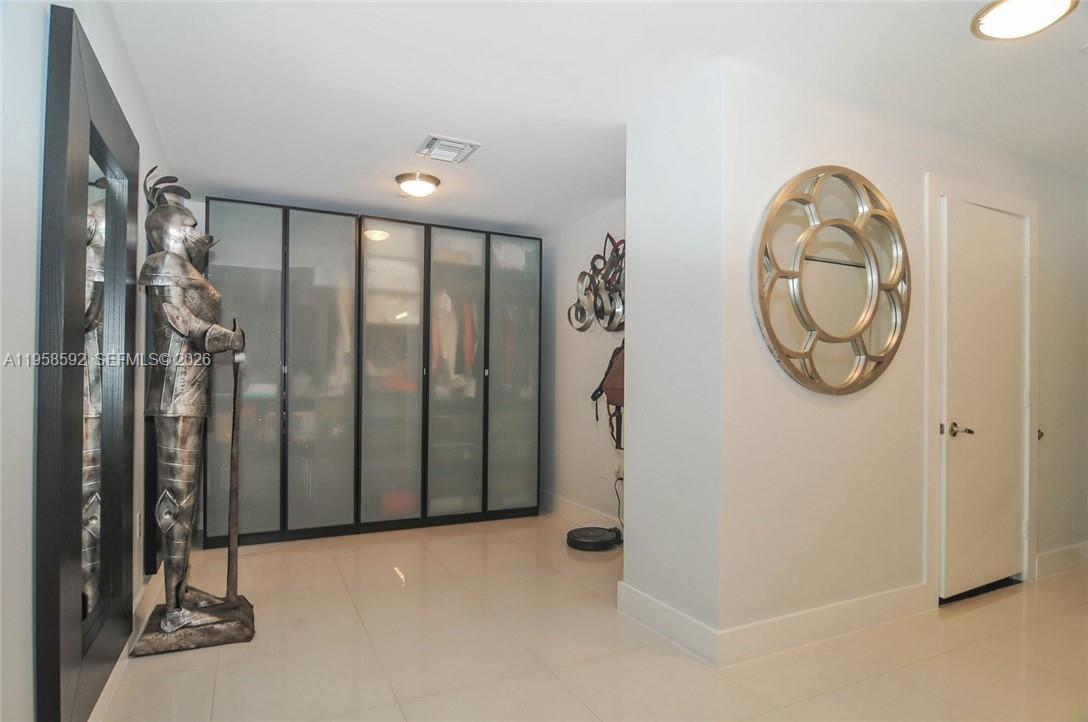 900 Biscayne - Residential Lease