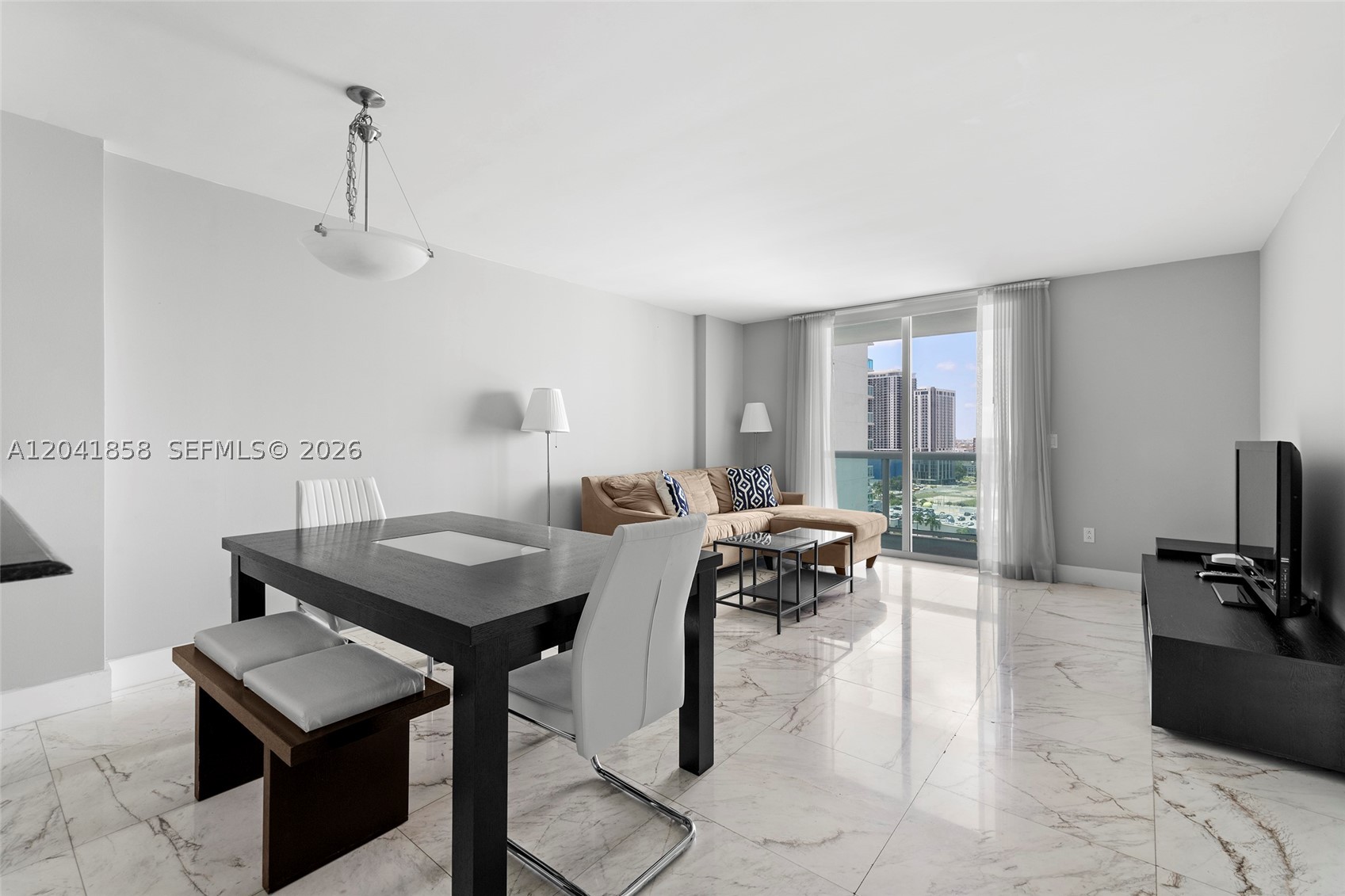 1800 CLUB CONDO - Residential Lease