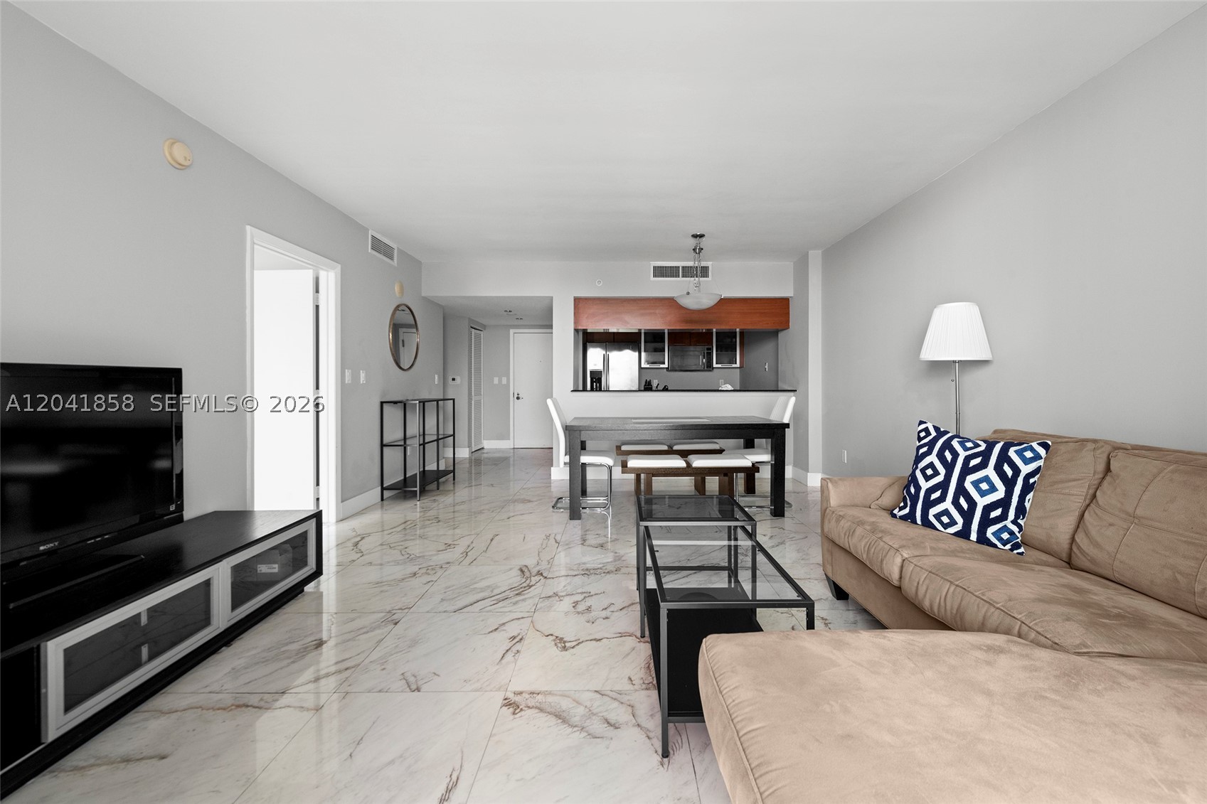 1800 CLUB CONDO - Residential Lease