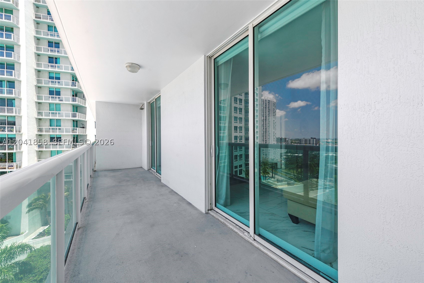 1800 CLUB CONDO - Residential Lease