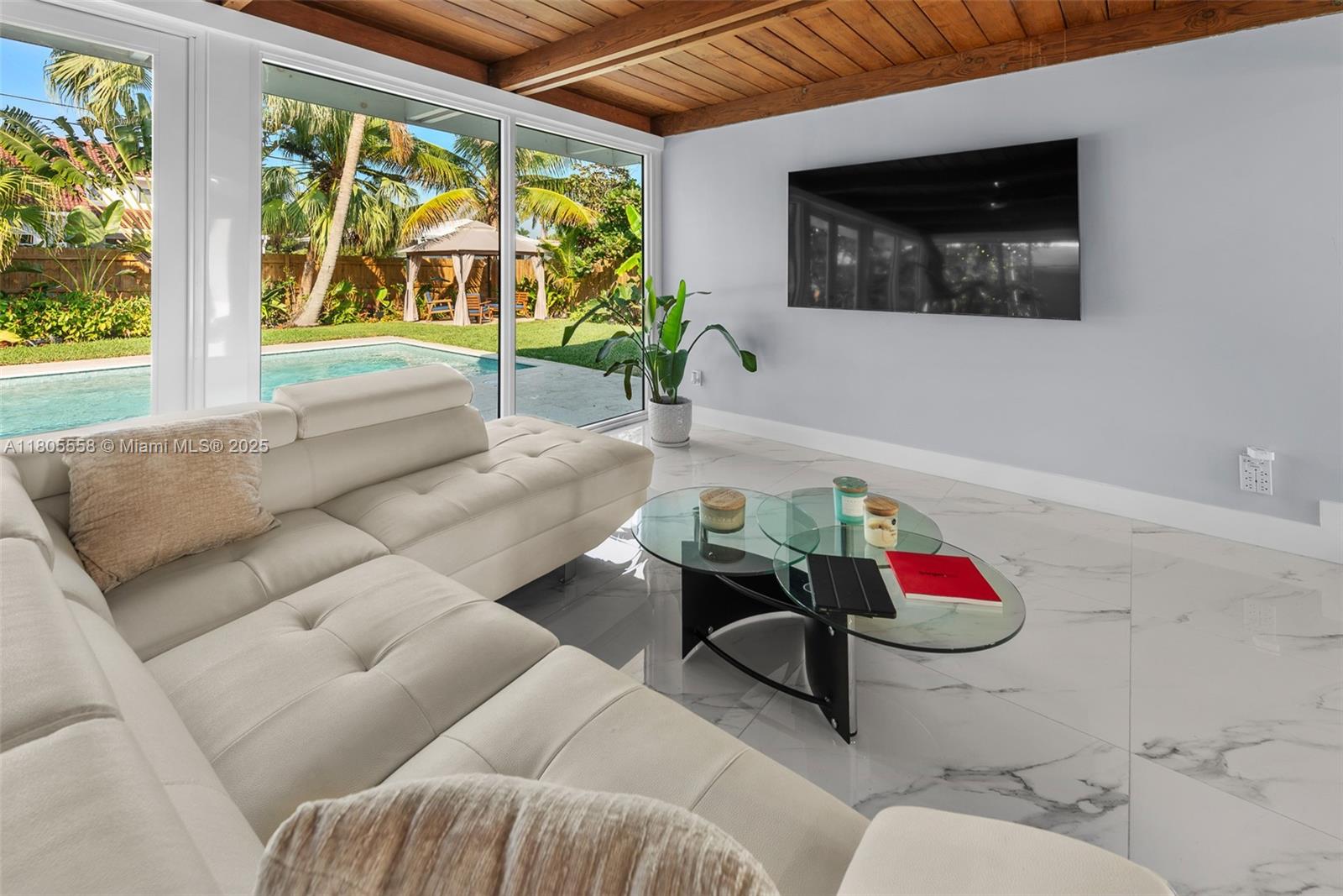 HOLLYWOOD LAKES SECTION - Residential