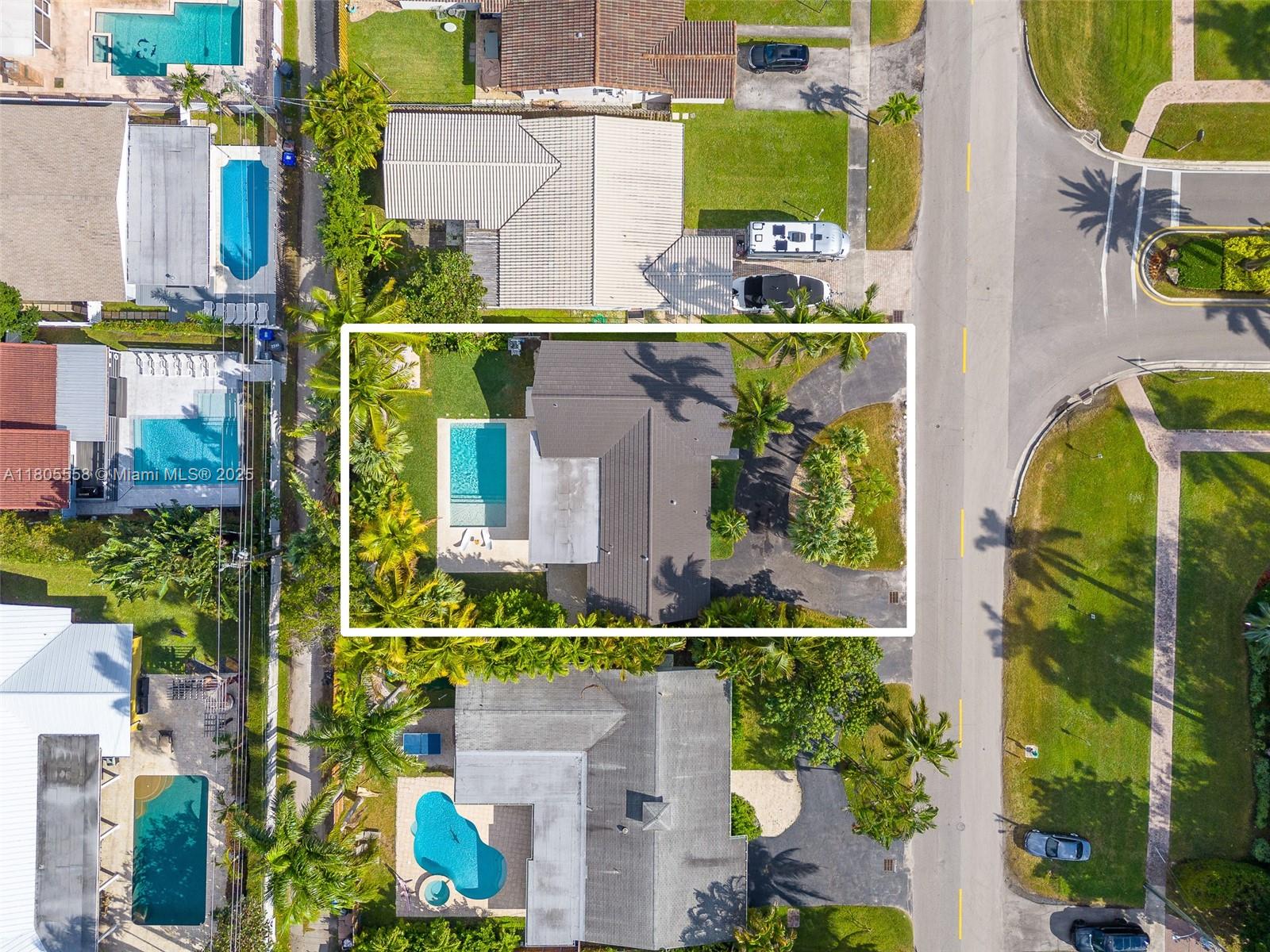 HOLLYWOOD LAKES SECTION - Residential