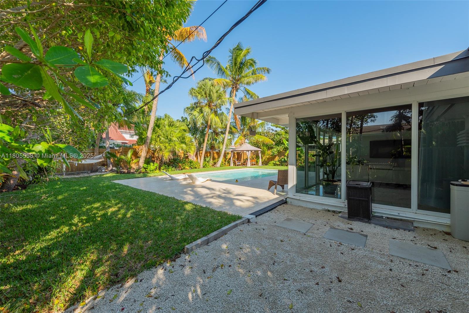 HOLLYWOOD LAKES SECTION - Residential