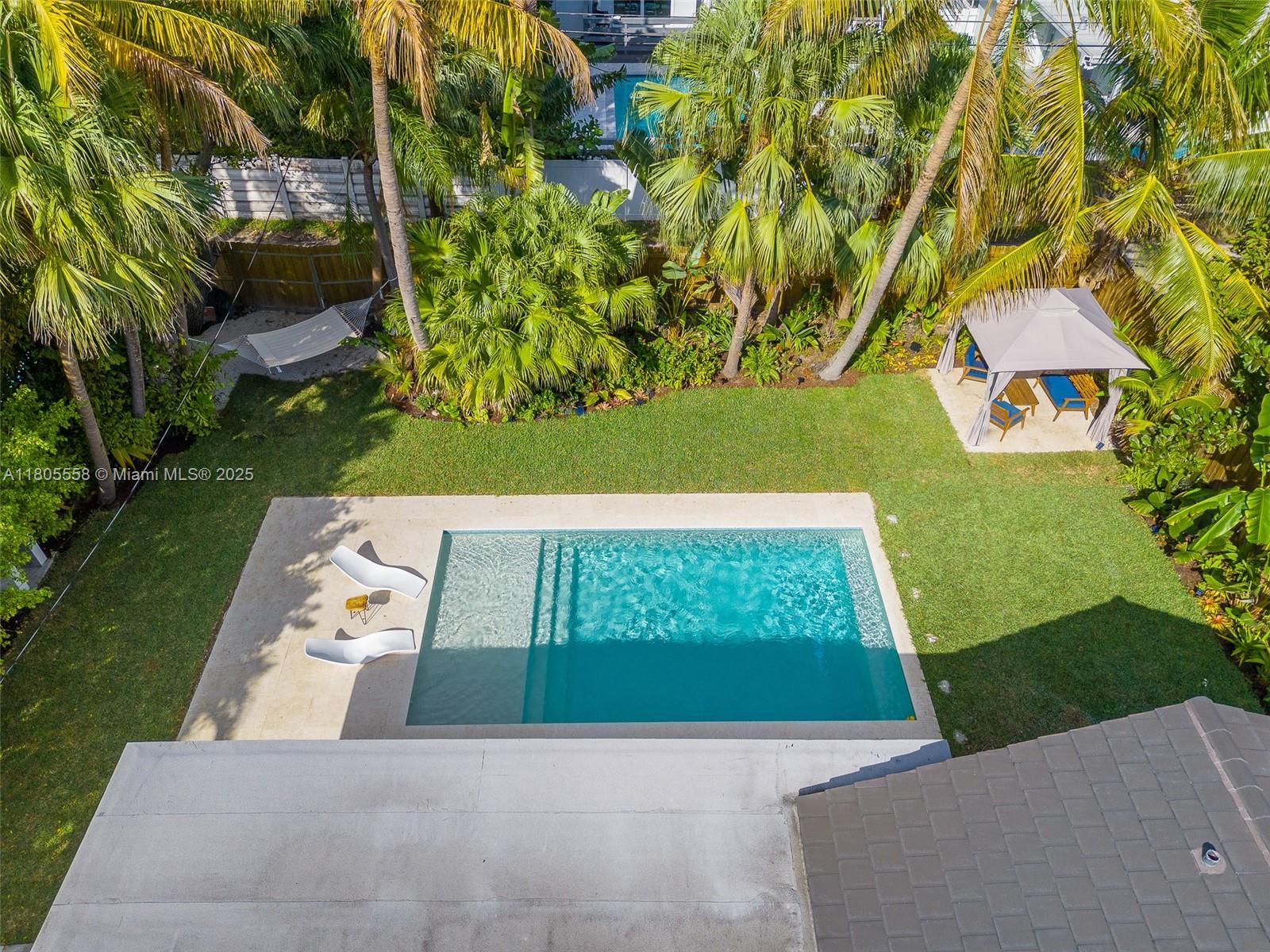 HOLLYWOOD LAKES SECTION - Residential