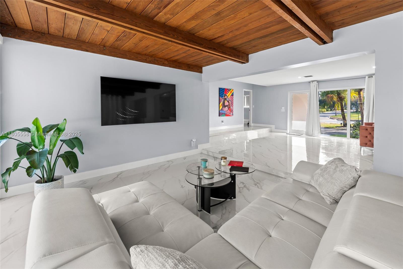 HOLLYWOOD LAKES SECTION - Residential
