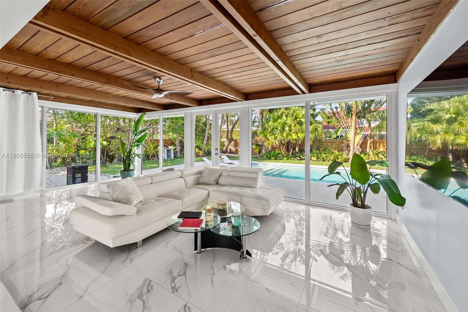 HOLLYWOOD LAKES SECTION - Residential