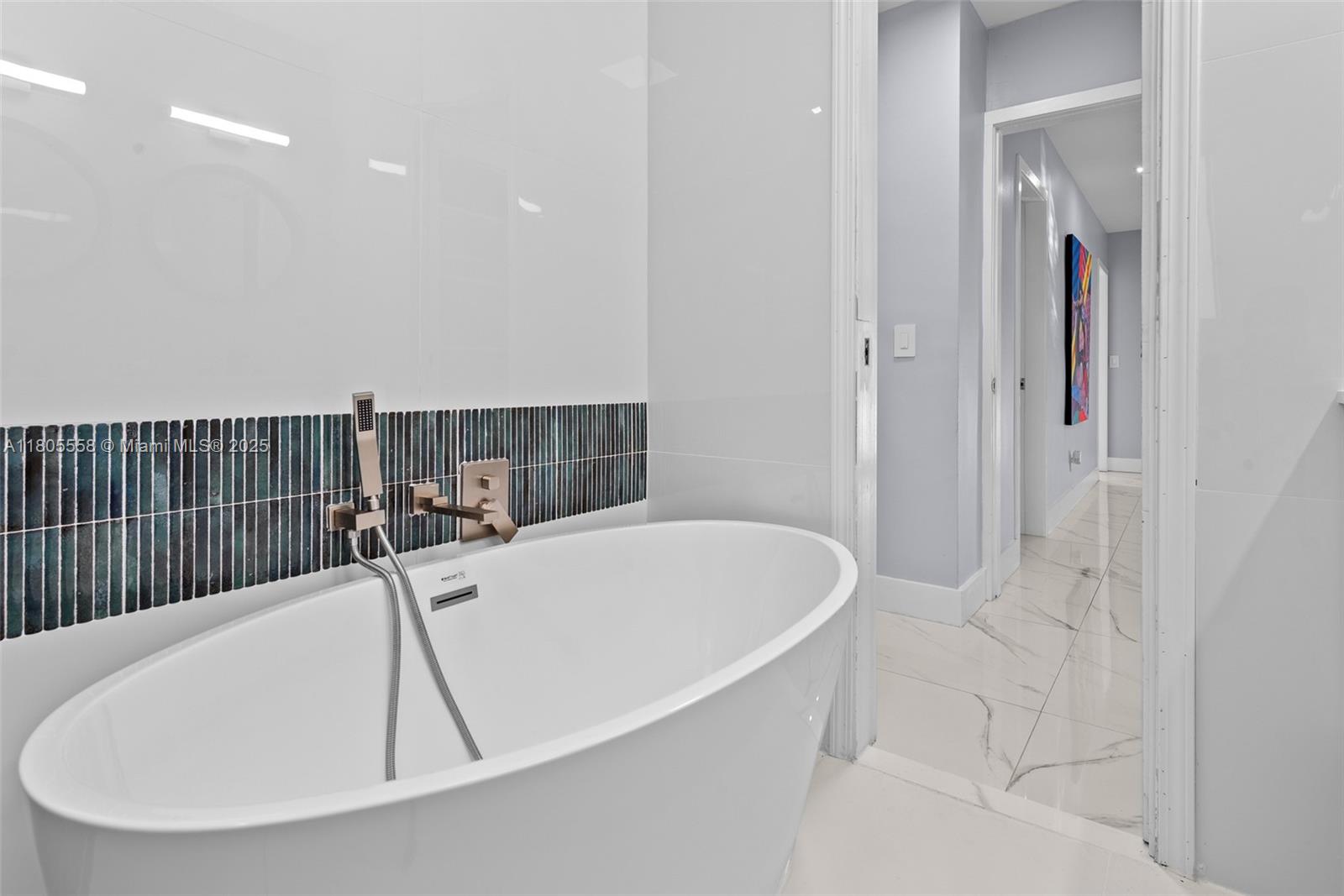 HOLLYWOOD LAKES SECTION - Residential