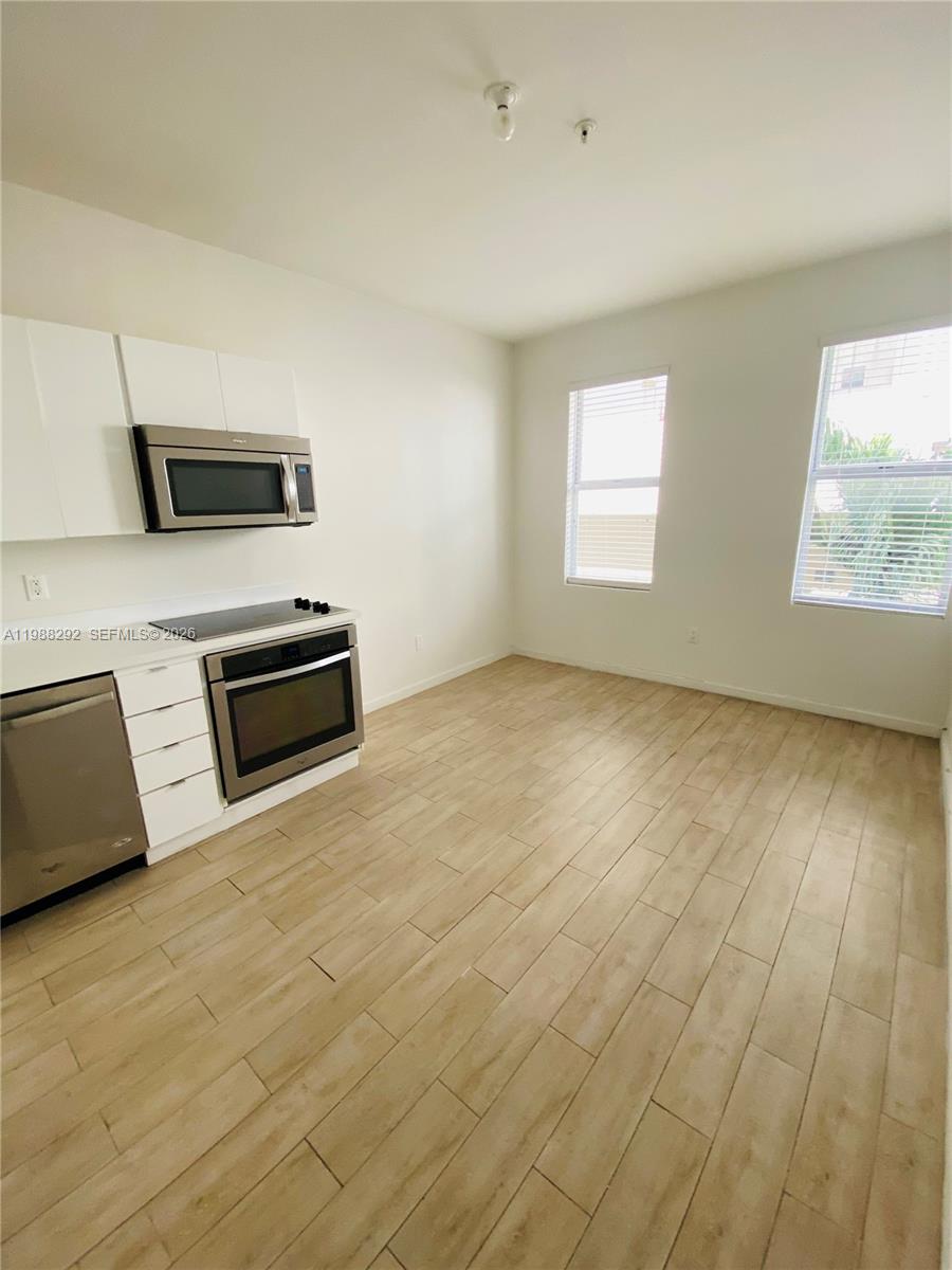 EMILY CONDO - Residential