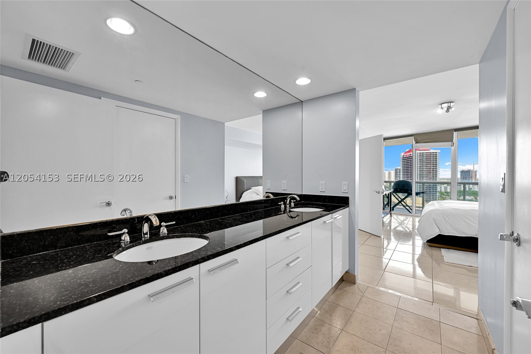 BEACH CLUB CONDO - Residential Lease