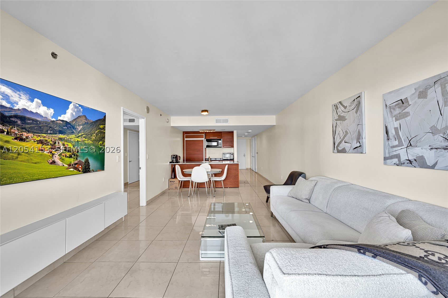 BEACH CLUB CONDO - Residential Lease