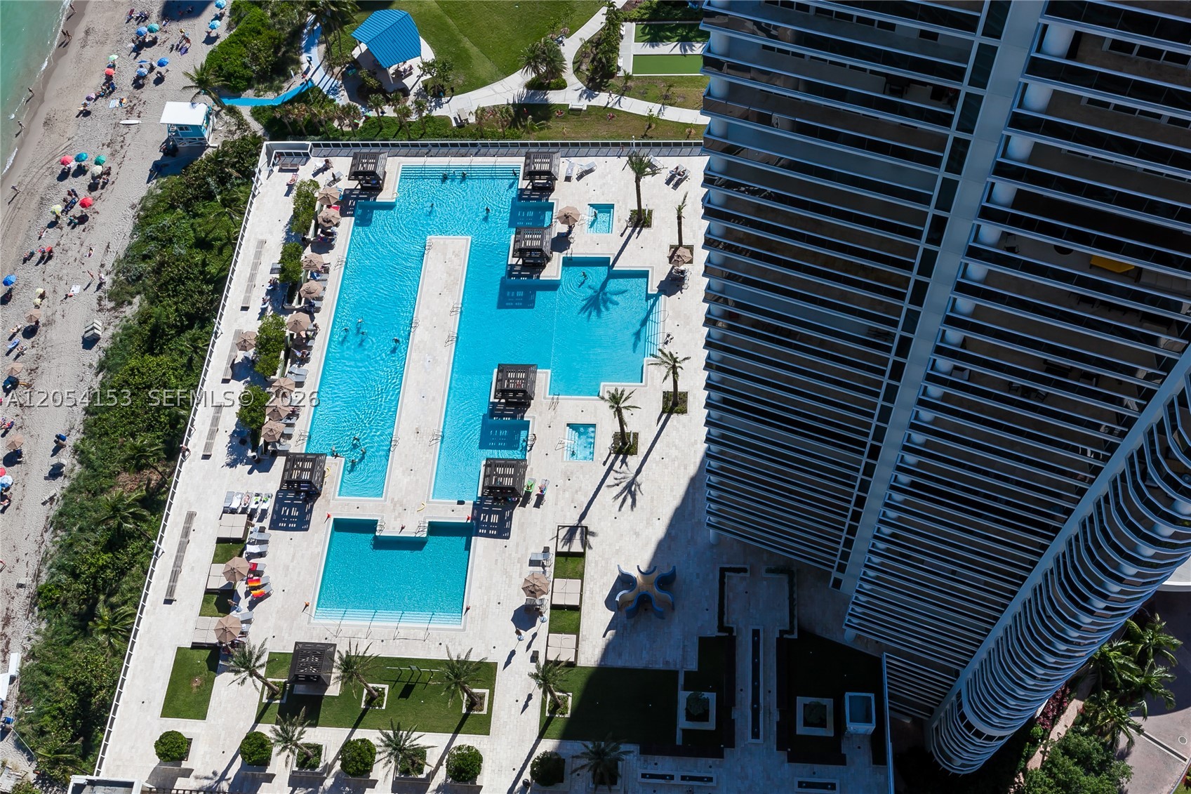 BEACH CLUB CONDO - Residential Lease