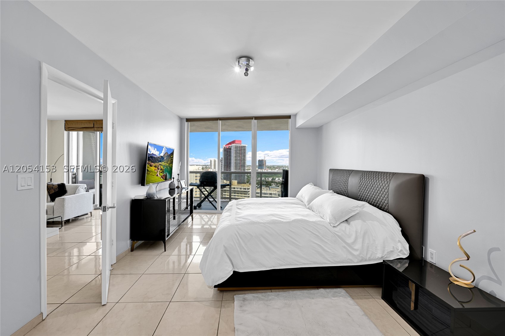 BEACH CLUB CONDO - Residential Lease