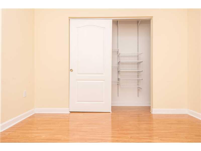 LAROC ESTATES - Residential Lease