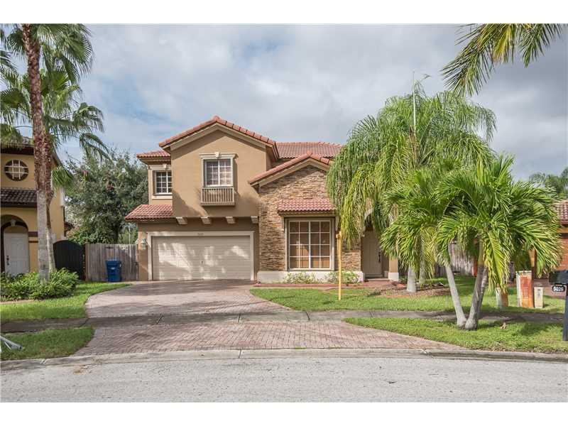 BEAUTIFUL SINGLE FAMILY HOME THAT OFFERS 4 BEDROOMS WITH 3.5 BATH WITH CERAMIC AND WOOD FLOORS. CALL LISTING AGENT FOR MORE INFORMATION