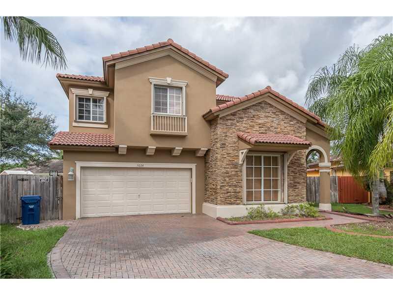 LAROC ESTATES - Residential Lease