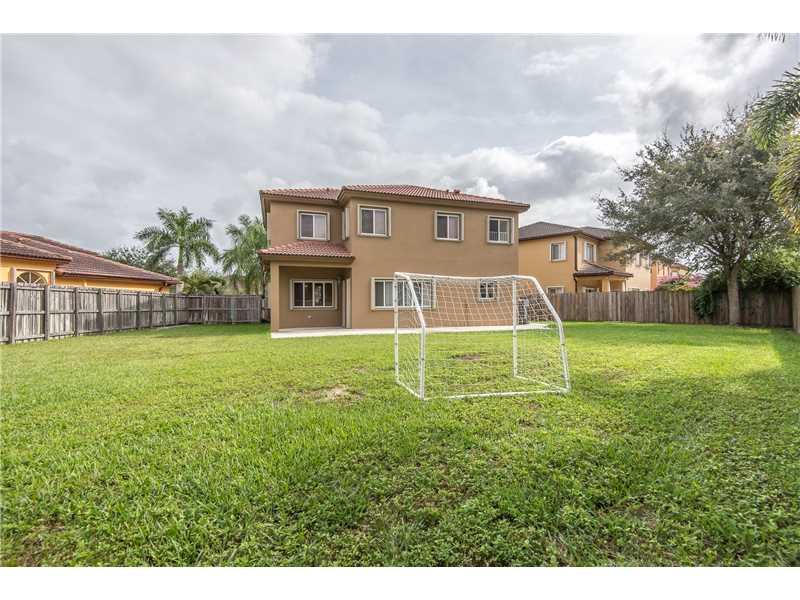 LAROC ESTATES - Residential Lease