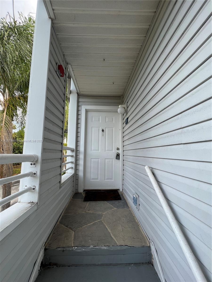 SUMMER LAKE - Residential Lease